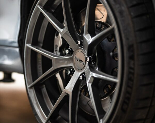 MMX Stud and nut kit | BMW & MINI | 80mm tapered seat - Image 3